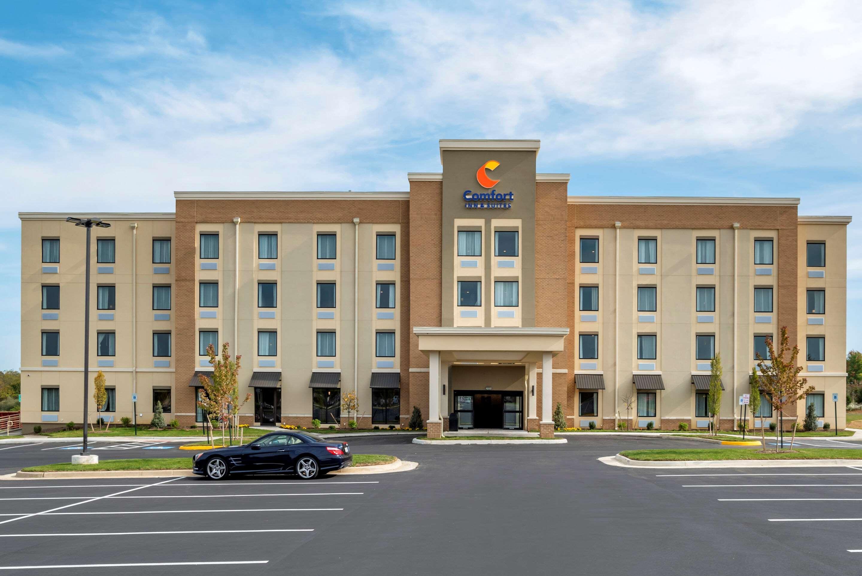 Comfort Inn & Suites Уинчестър Екстериор снимка