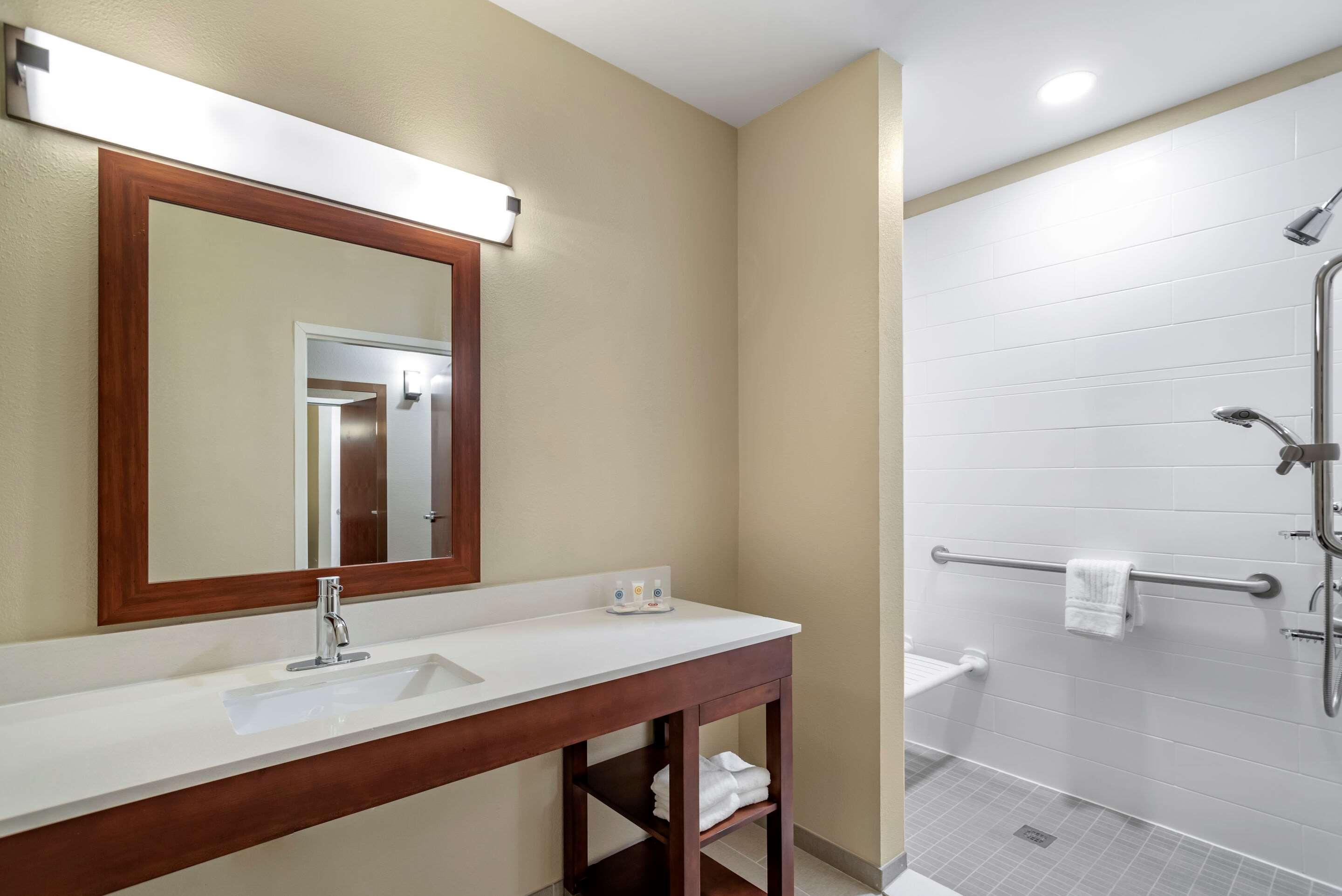 Comfort Inn & Suites Уинчестър Екстериор снимка