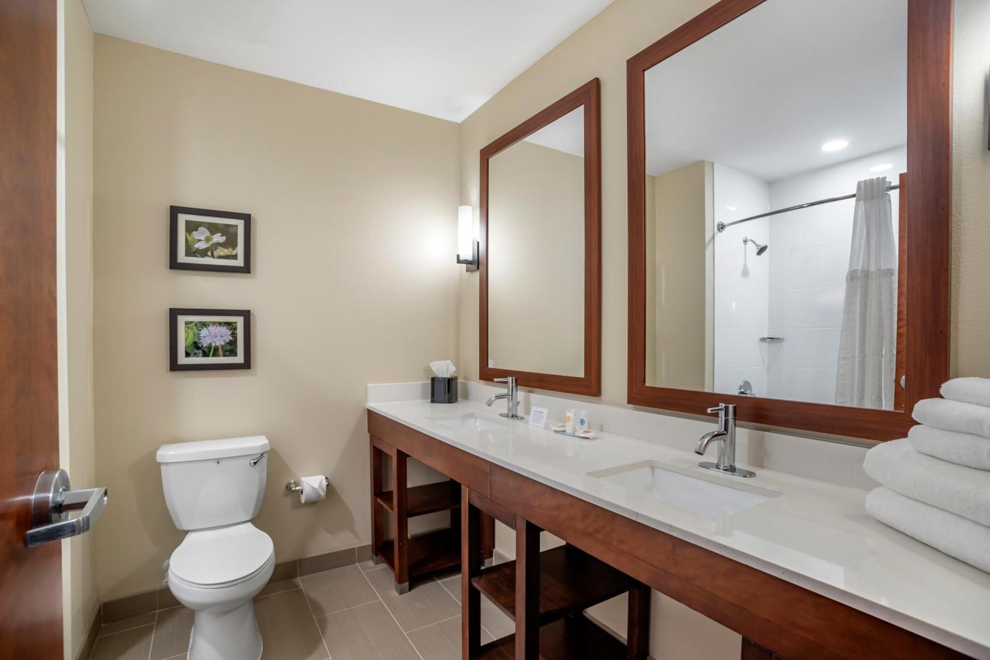Comfort Inn & Suites Уинчестър Стая снимка
